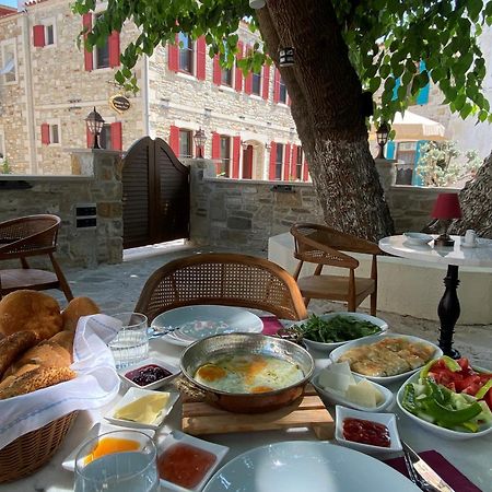 Dionysos 1789 Boutique Hotel フォチャ エクステリア 写真