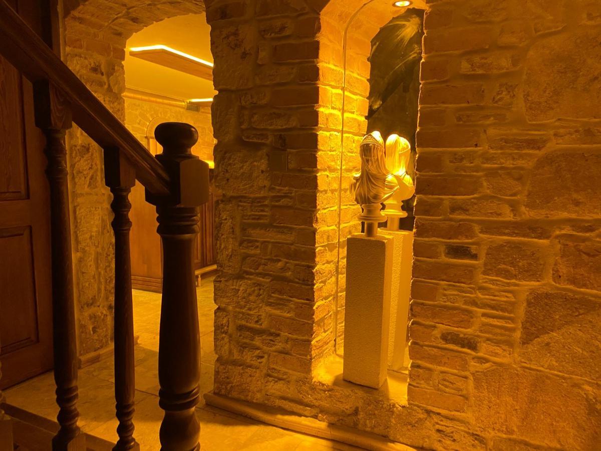 Dionysos 1789 Boutique Hotel フォチャ エクステリア 写真
