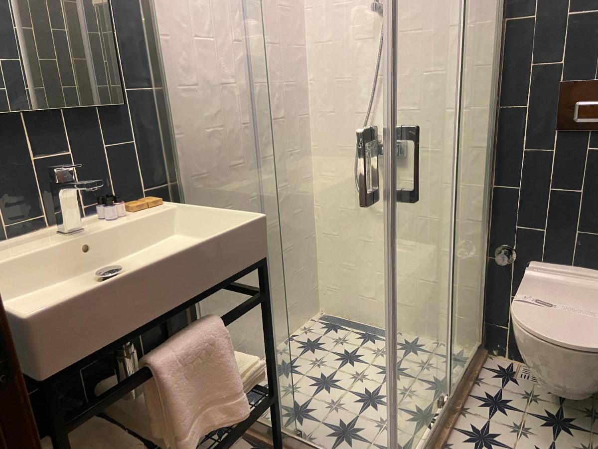 Dionysos 1789 Boutique Hotel フォチャ エクステリア 写真