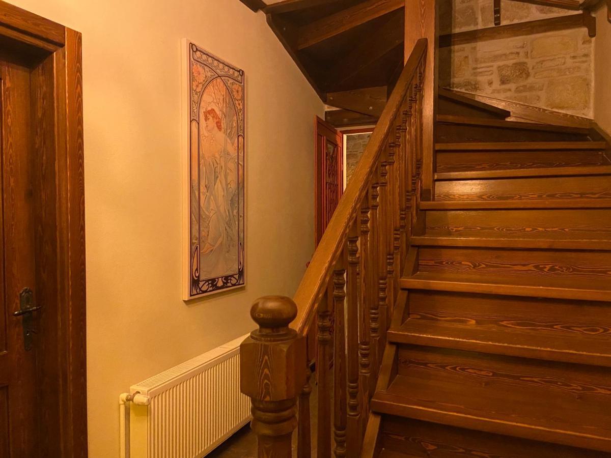 Dionysos 1789 Boutique Hotel フォチャ エクステリア 写真