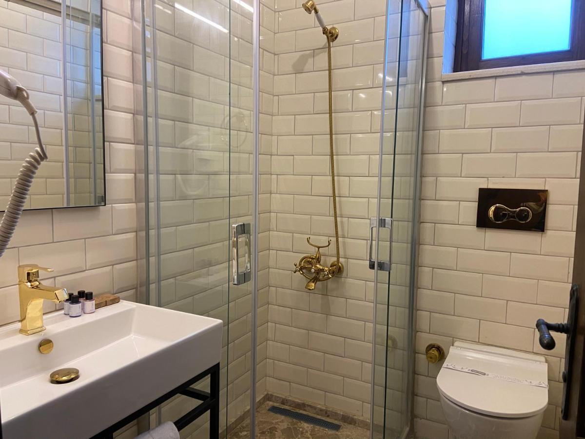Dionysos 1789 Boutique Hotel フォチャ エクステリア 写真