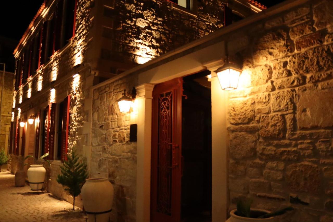 Dionysos 1789 Boutique Hotel フォチャ エクステリア 写真