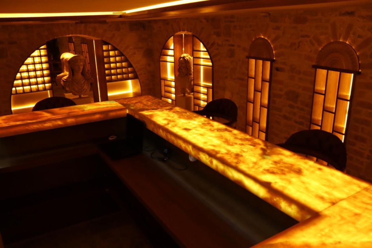 Dionysos 1789 Boutique Hotel フォチャ エクステリア 写真
