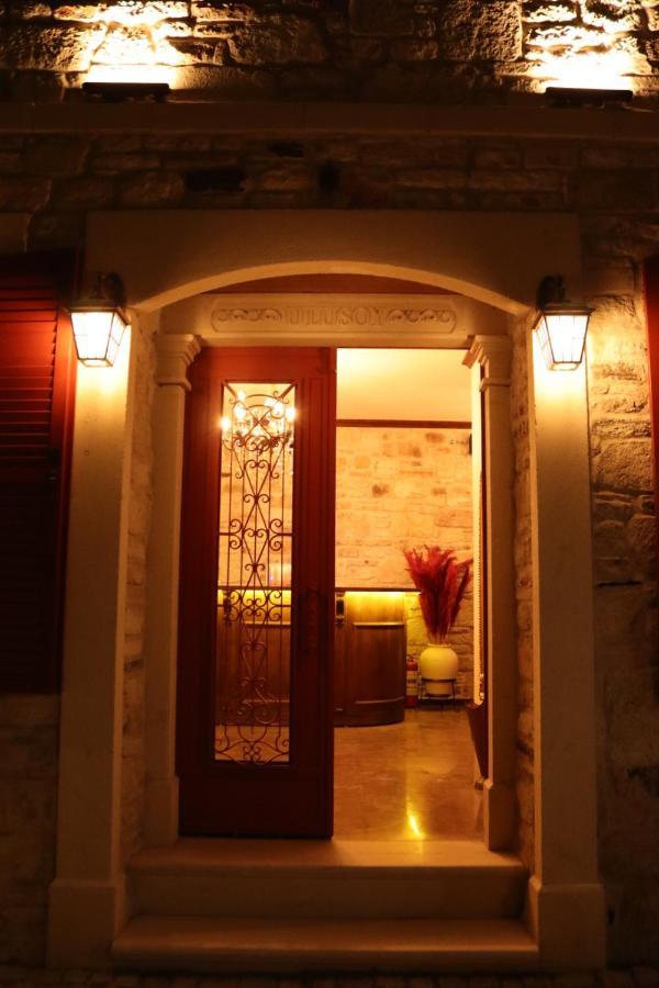 Dionysos 1789 Boutique Hotel フォチャ エクステリア 写真